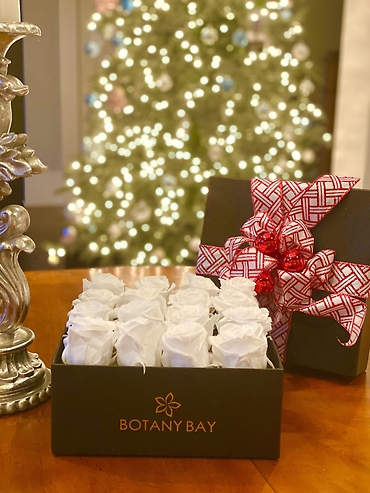 Luxury White Rose Christmas Gift Box