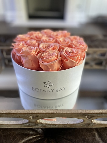 Luxury Round Georgia Peach Rose Box